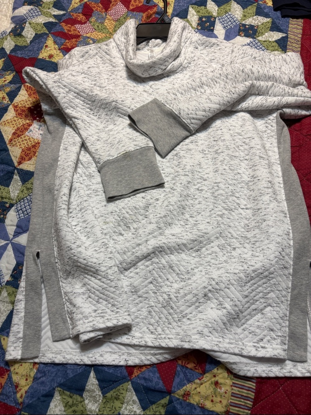 RBX women’s size 2x Light Gray Quilted Turtleneck Sweater